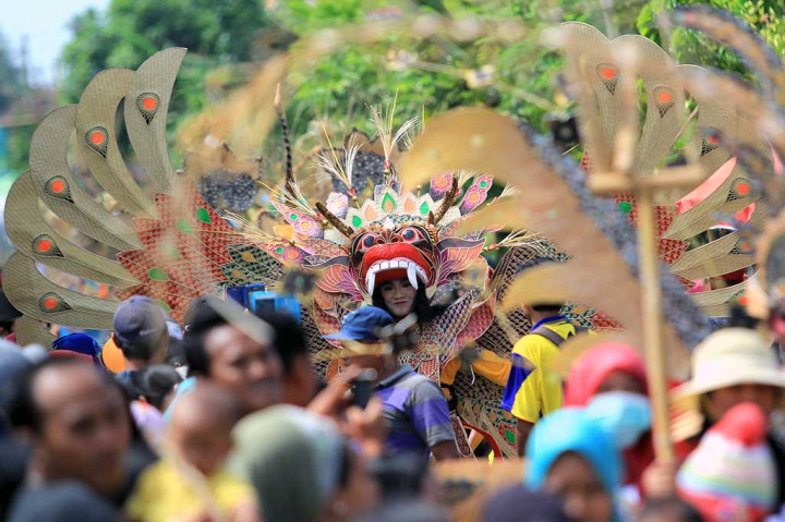 Festival Busana Bambu Gintangan Digelar