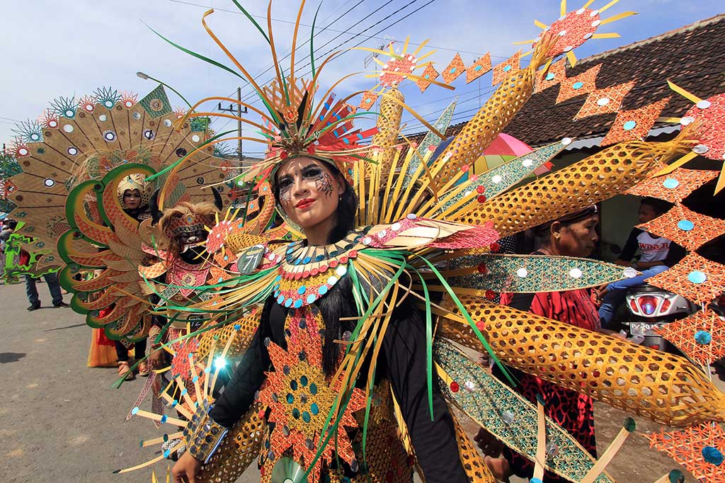 Festival Busana Bambu Gintangan Digelar