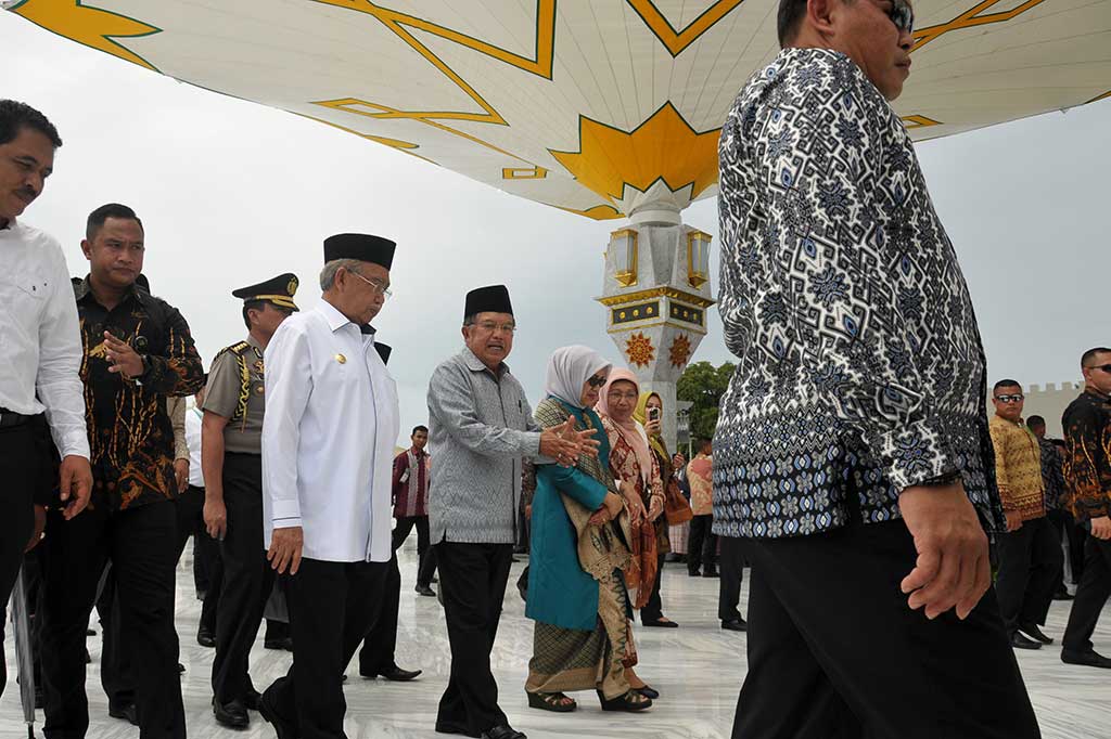 Wapres yang juga Ketua Umum Dewan Masjid Indonesia (DMI) dalam sambutannya mengharapkan Masjid Raya Baiturrahman Banda Aceh berfungsi serbaguna dan menjadi sentral kegiatan umat. ANTARA FOTO/Ampelsa