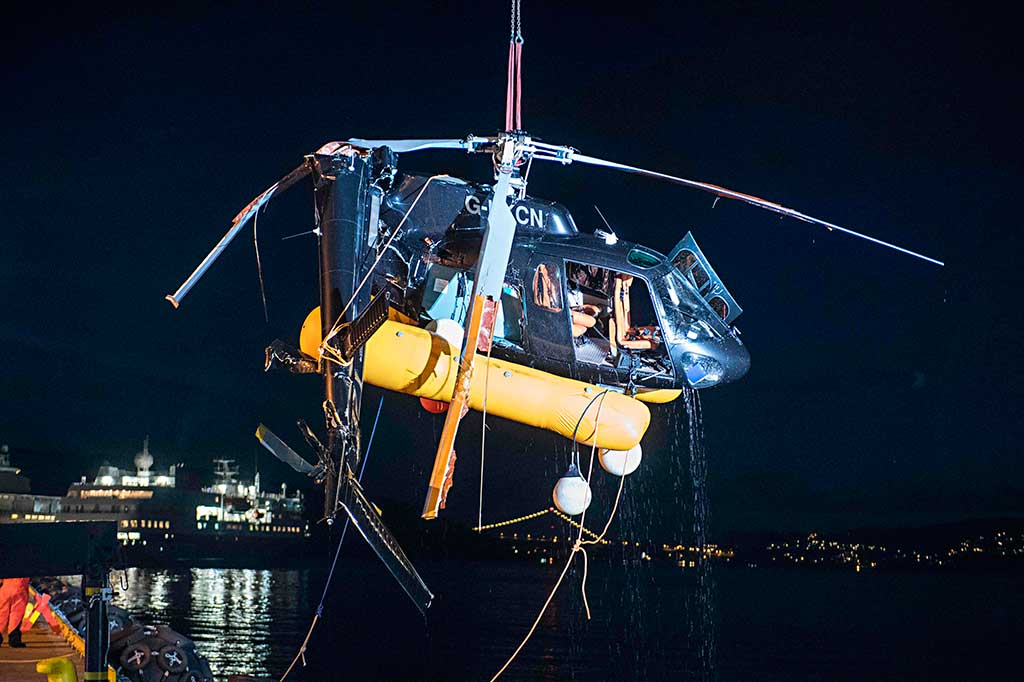 Helikopter tersebut mengalami kecelakaan saat berusaha mendarat di sebuah kapal pesiar mewah Bacarella, namun kemudian terjatuh ke laut, Rabu (10/5/2017). Belum diketahui penyebab kecelakaan tersebut.