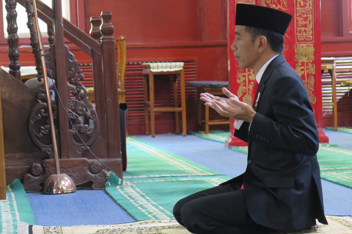Di sela-sela kunjungannya ke Beijing untuk menghadiri forum One Belt One Road (OBOR), Presiden Jokowi mengunjungi di Masjid Niujie.