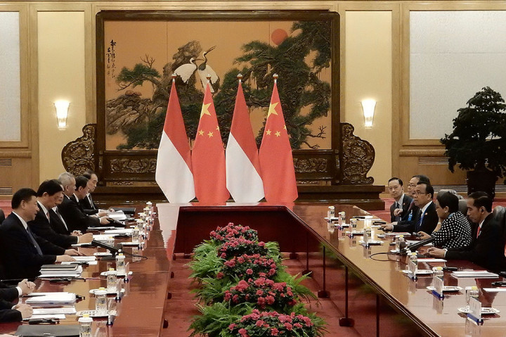 Presiden Tiongkok Xi Jinping bertemu dengan Presiden Indonesia Joko Widodo dalam acara KTT One Belt One Road di Gedung Great Hall of the People, Beijing, untuk Kerja Sama Internasional.