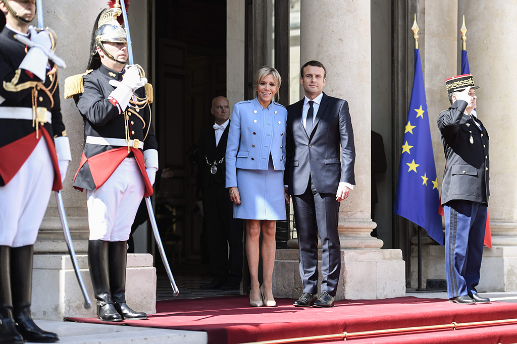 Kemenangan Macron disambut hangat, baik di dalam maupun luar negeri. Juru bicara kanselir Jerman Angela Merkel mengatakan bahwa kemenangan Macron adalah juga kemenangan bagi Eropa yang kuat dan bersatu. AFP/STEPHANE DE SAKUTIN