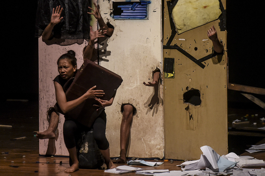 Pertunjukan Seni Teater PostHaste