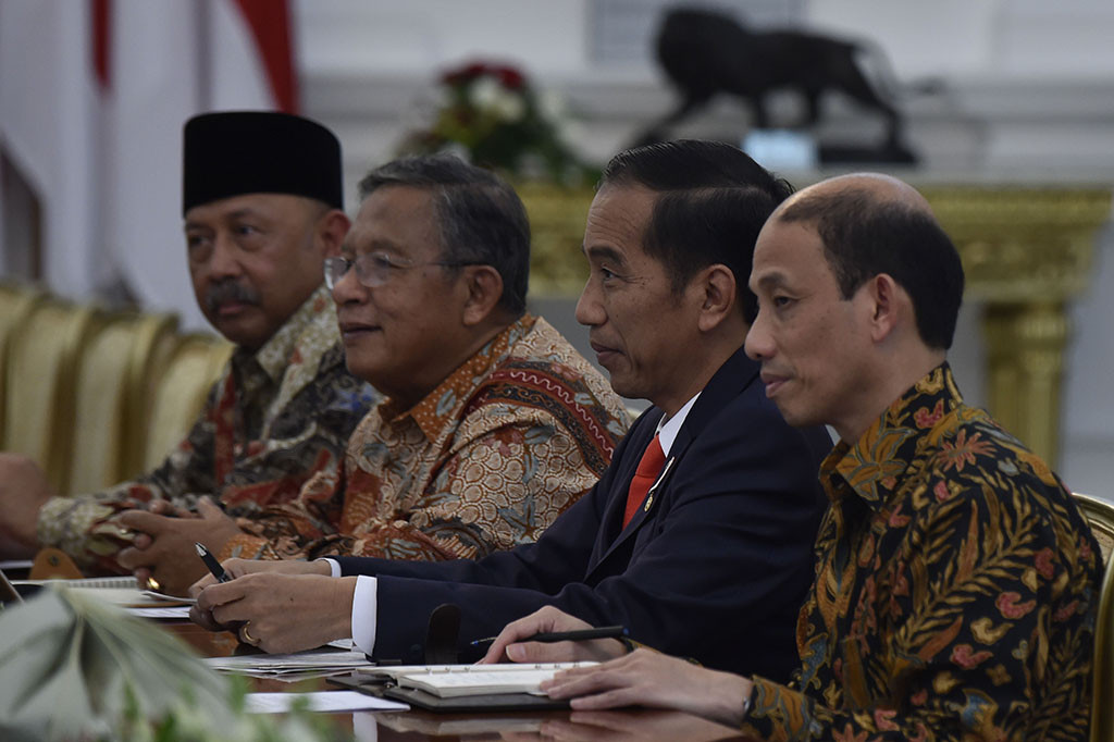 Selain itu, pertemuan ini juga membahas kerja sama energi dalam bidang hulu dengan menggandeng Pertamina, perlindungan investasi, serta kerja sama listrik di Indonesia dengan memanfaatkan tenaga yang ramah lingkungan.