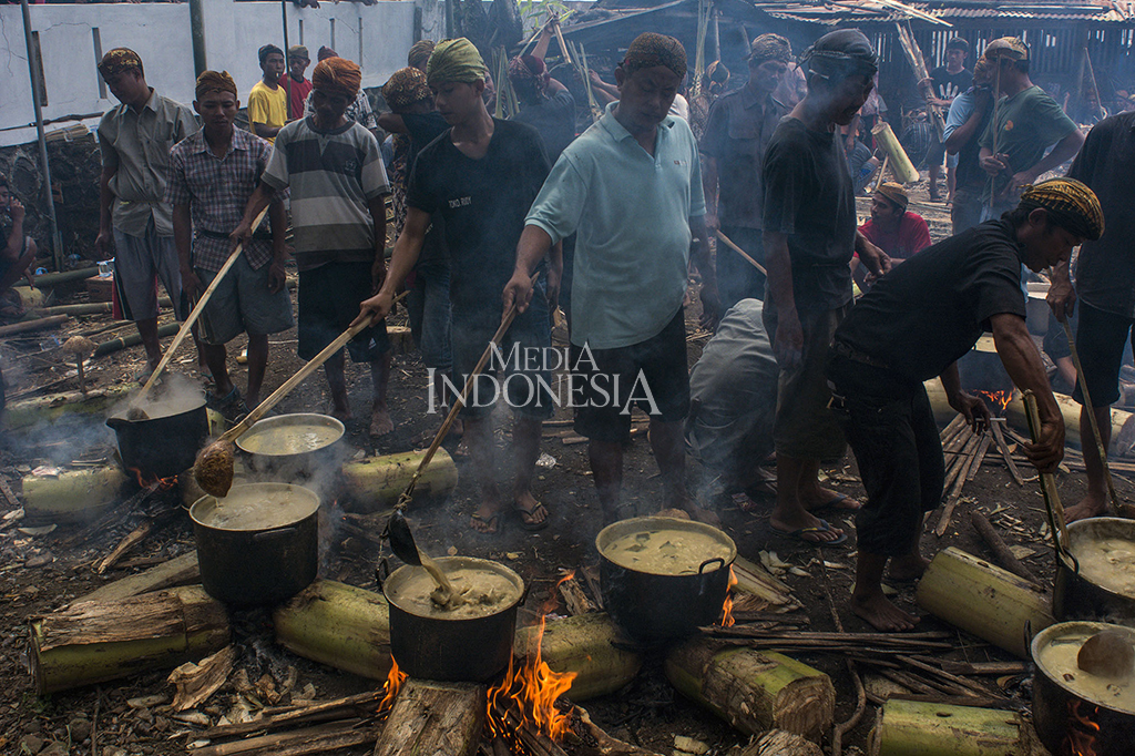 Kaum Adat Bonokeling Gelar Prosesi Unggah-unggahan