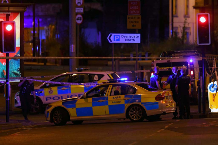 Sebuah ledakan terjadi beberapa menit setelah konser penyanyi Ariana Grande, yang mengakibatkan sedikitnya 19 orang tewas dan puluhan lainnya luka-luka.