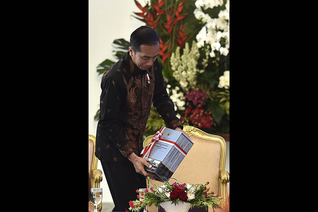 Presiden Jokowi mengaku senang pemerintah pusat berhasil mendapatkan opini Wajar Tanpa Pengecualian (WTP) dari Badan Pemeriksa Keuangan (BPK), terhadap Laporan Keuangan Pemerintah Pusat (LKPP) tahun 2016.