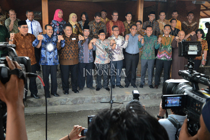 Terlihat beberapa tokoh yang hadir, seperti Sekjen PBNU Hilmy Faisal, M Najib dari PAN, Ridwan Hisjam dari Golkar, Almuzammil Yusuf dari PKS, Sekjen PDI P Hasto, Ahmad Muzani dari Gerindra, Sekjen PKB Abdul Kadir Karding, Aam Haeru Amri Garda Pemuda NasDem, Biksu Suhu Benay dan perwakilan partai dan tokoh agama lainnya.