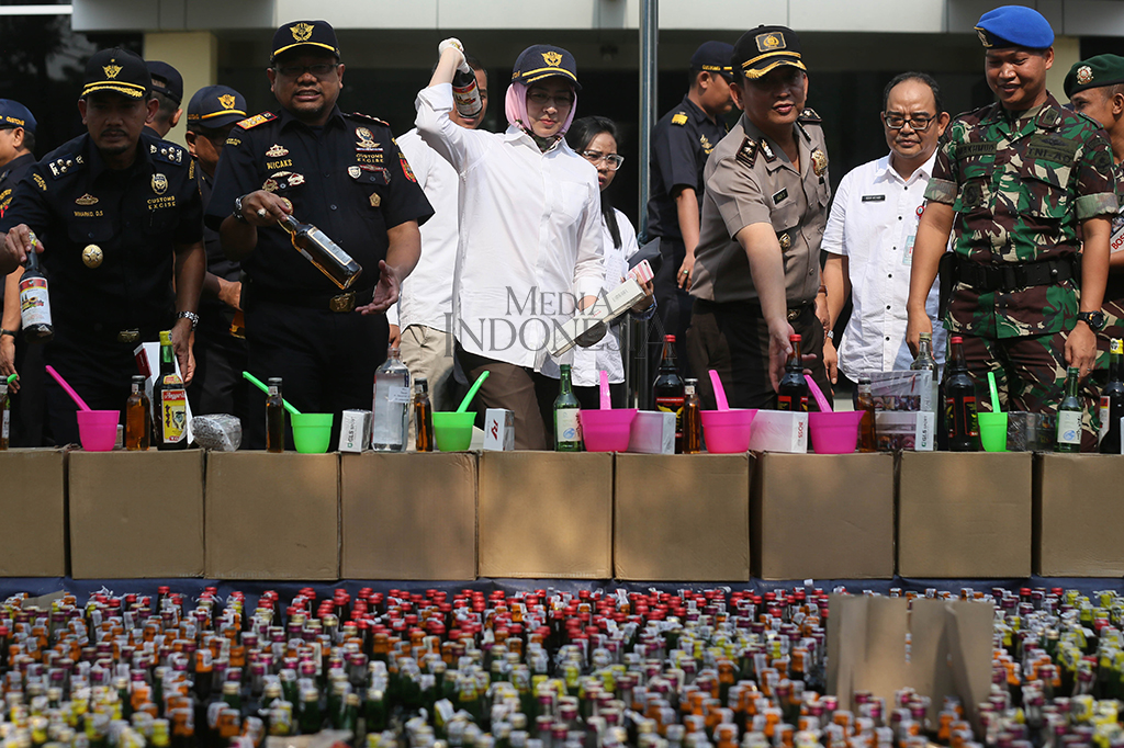 Sementara itu, Walikota Tangerang Selatan Airin Rachmy Diani  mengungkapkan bahwa Pemkot Tangerang Selatan juga akan terus bekerja sama dengan Bea Cukai, Kepolisian, dan Kejaksaan untuk memberantas peredaran minuman keras ilegal.