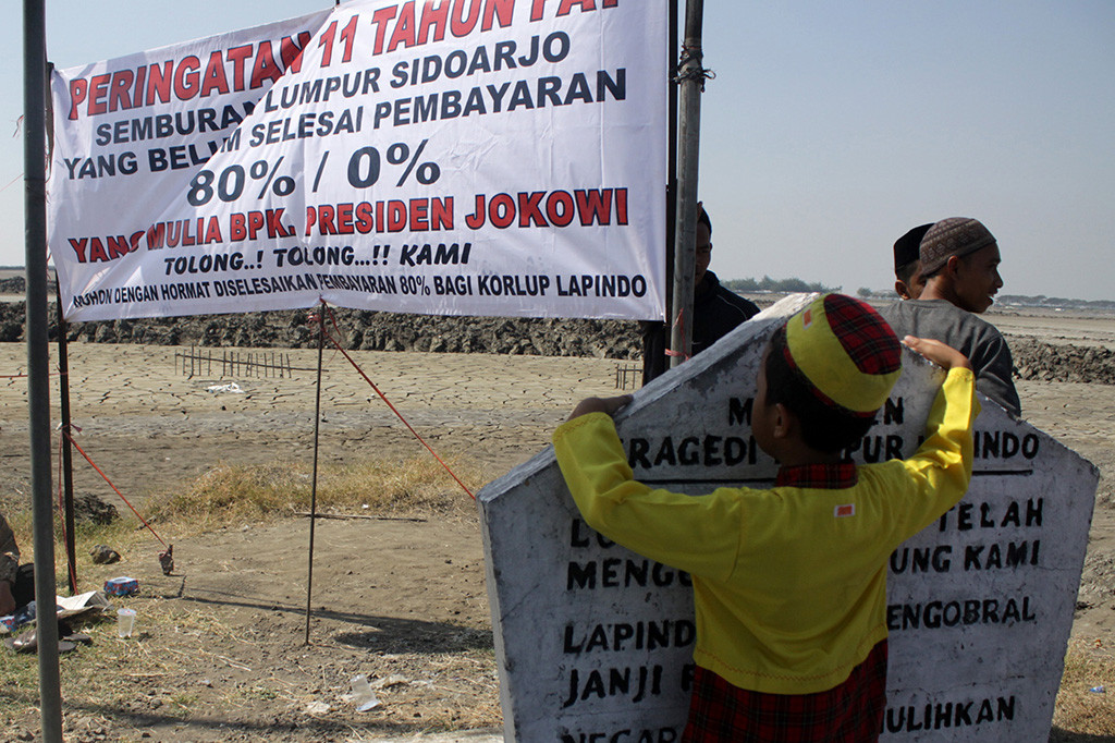 Sebelas tahun pascasemburan lumpur, masih ada 244 berkas yang belum diselesaikan pembayarannya senilai Rp54,33 miliar dan 19 berkas susulan milik warga yang diusulkan dengan nilainya Rp9,8 miliar serta ganti rugi bagi 30 perusahaan dengan nilai tuntutan Rp701 miliar.