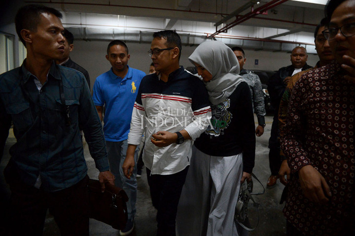 Usai sidang, Inneke mengaku pasrah dengan keputusan hakim yang menjatuhkan hukuman 2 tahun 8 bulan terhadap suaminya. Menurutnya, Fahmi tidak akan mengajukan banding atas putusan tersebut.