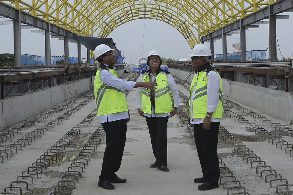 Adapun ketiga menteri tersebut adalah Menteri Keuangan Sri Mulyani Indrawati, Menteri Perhubungan Budi Karya Sumadi, serta Menteri Pekerjaan Umum dan Perumahan Rakyat (PUPR) Basuki Hadimuljono.