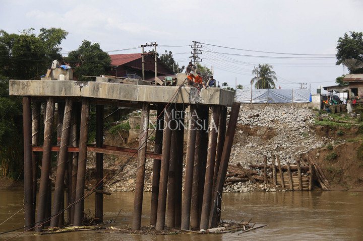Pembangunan jembatan baru rencananya akan dimulai Juni mendatang melalui PT Reskarya dengan nilai kontrak kerja 37 miliar rupiah dan ditargetkan selesai enam bulan, atau pada akhir 2017.