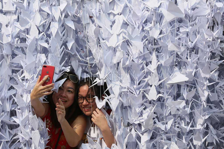 Seribu Origami Burung Perdamaian Hiasi Balai Kota DKI