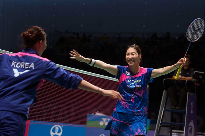 Tunggal putri Sung Ji-hyun memastikan negaranya melaju ke final setelah menang 21-13 dan 21-17 atas Ratchanok Intanon. ANTARA/Rosa Panggabean