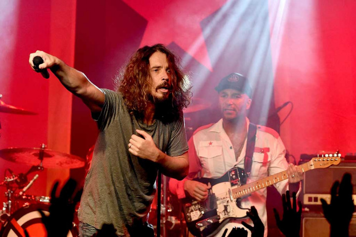Setelah Soundgarden bubar pada 1997, pada 2001 Cornell bergabung dengan anggota Rage Against The Machine untuk membentuk Audioslave, yang meluncurkan sebuah album. Soundgarden bersatu kembali pada 2010 dan band ini memulai tur terbarunya di bulan April.