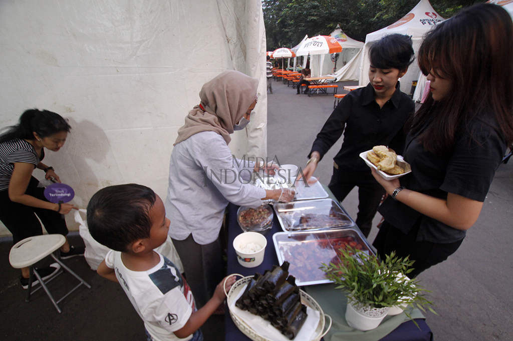 Artha Graha Peduli Gelar Pasar Akhir Pekan Ramadan