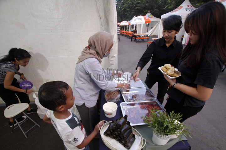 Artha Graha Peduli Gelar Pasar Akhir Pekan Ramadan