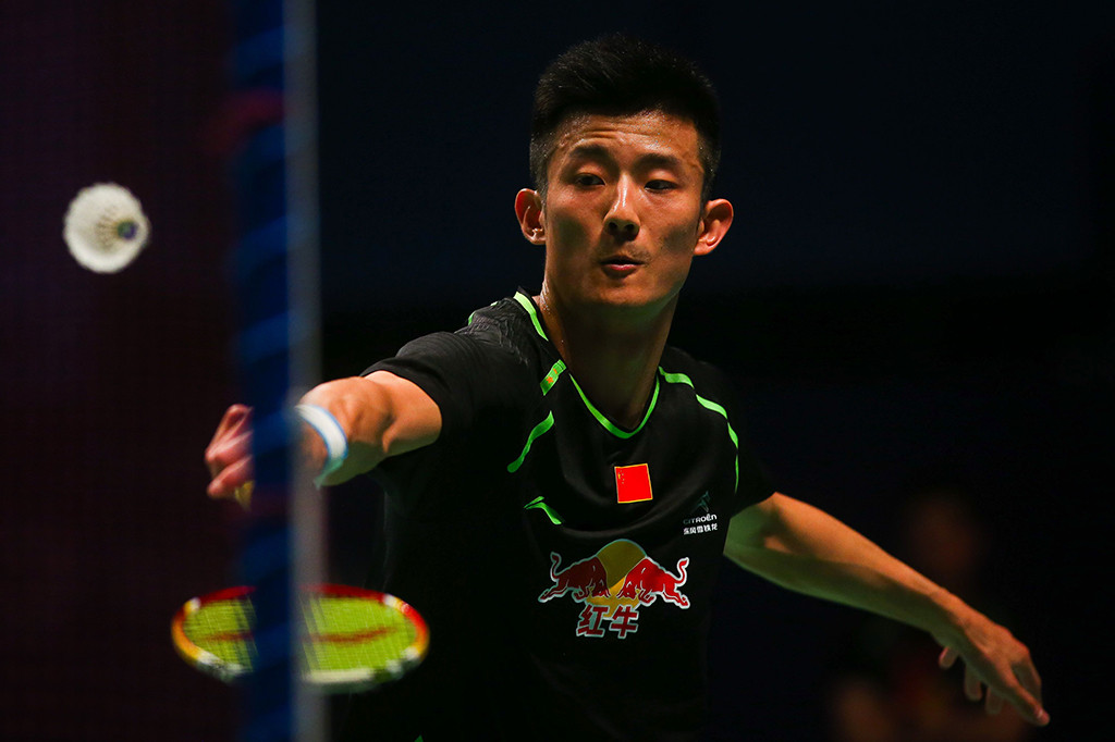 Tiongkok kembali unggul setelah tunggal putra Chen Long tanpa kesulitan menjinakkan Jeon Hyeok-jin 21-10, 21-10.
