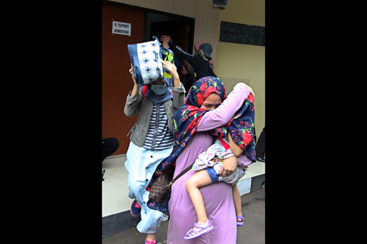 Jenazah Terduga Pelaku Bom Kampung Melayu Diambil Keluarga