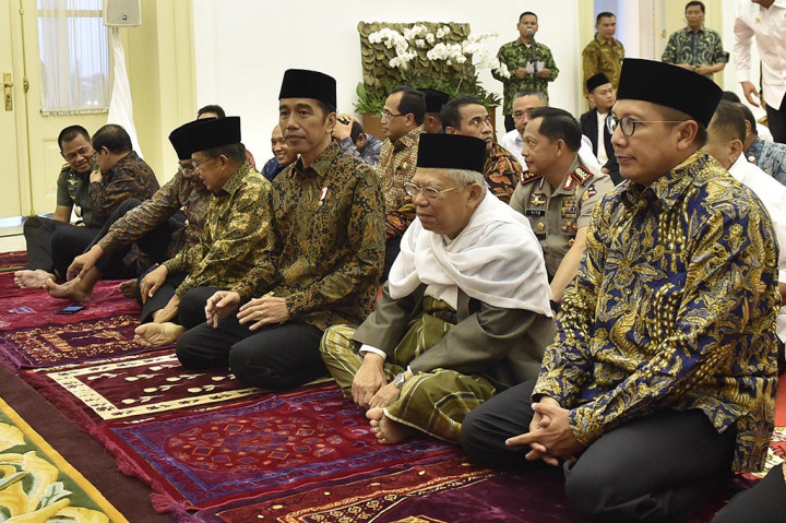 Presiden Joko Widodo menggelar acara buka puasa bersama dengan Menteri Kabinet Kerja dan Kepala Lembaga Negara di Istana Kepresidenan Bogor, Jawa Barat.