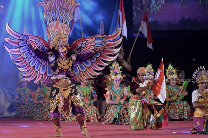 250 Seniman Pentaskan Sendratari Kolosal Kebinekaan Nusantara