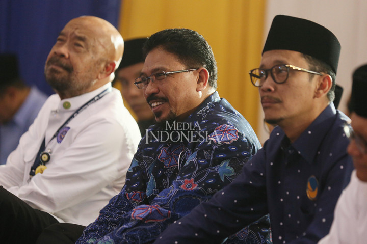 Ketua Bidang Industri dan Perdagangan Partai NasDem Zulfan Lindan, Ketua Bidang Agama dan Masyarakat Adat Partai NasDem Hasan Aminuddin dan Gubernur Akademi Bela Negara Partai NasDem IGK Manila saat hadir dalam acara Buka Puasa Bersama Keluarga Besar Partai NasDem di DPP Partai NasDem, Jakarta.