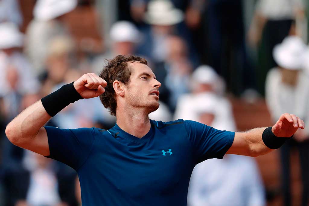 Unggulan teratas Murray kemudian bangkit dan mematahkan perlawanan penghuni peringkat 73 Kuznetsov 6-2 dan 6-0.
