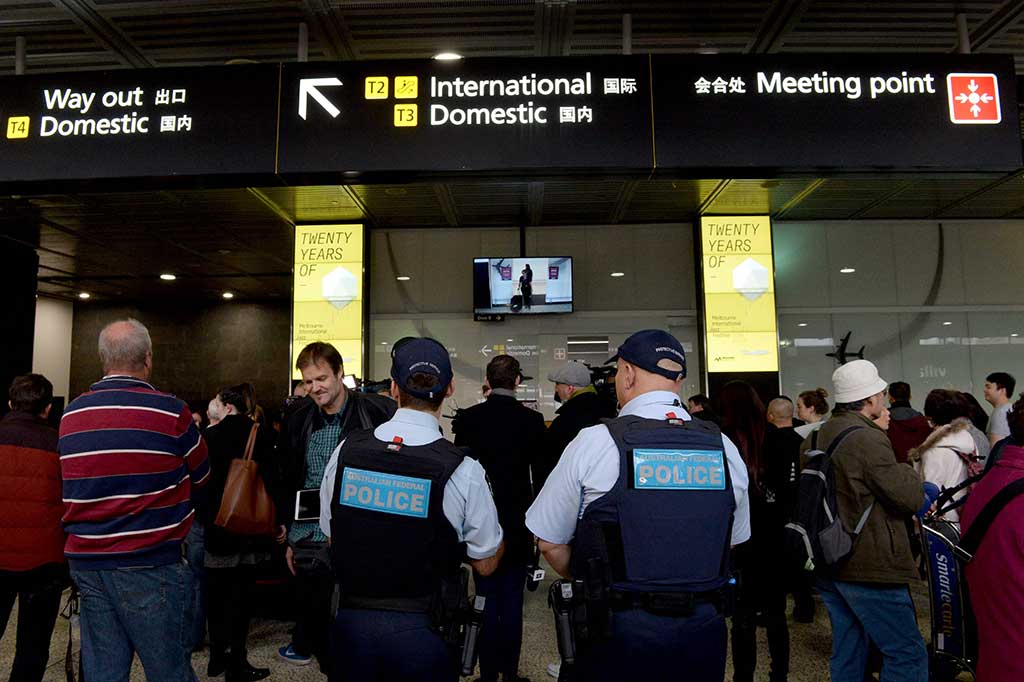 MH128 berangkat dari Bandara Tullamarine Melbourne pada 23.26 malam waktu setempat dan dijadwalkan tiba di Kuala Lumpur pada 05.28 pagi 1 Juni 2017 waktu Malaysia. MH128 selamat mendarat kembali di bandara Melbourne pada 23.47 malam waktu setempat.