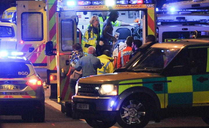 Kepolisian Metro London menyatakan sedikitnya enam orang tewas dan 20 lainnya terluka akibat serangan ini.
