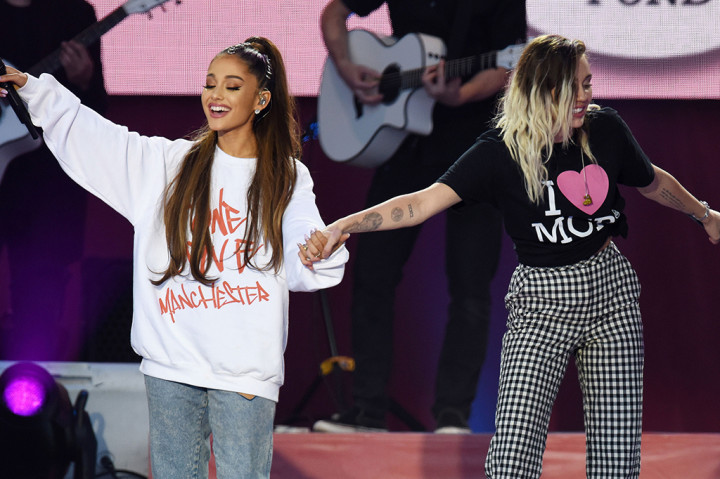 Beberapa musisi yang menampakkan diri adalah Justin Bieber, Miley Cyrus, Katy Perry, Robbie Williams, Take That, Liam Gallagher, dan Little Mix.