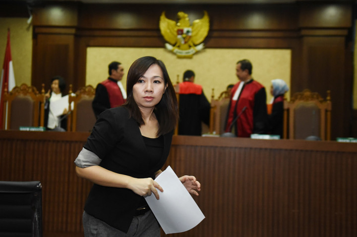 Basuki bersama-sama dengan stafnya, Ng Fenny, diduga memberikan uang sebesar 70.000 dollar AS, dan Rp 4 juta kepada Patrialis. Keduanya juga disebut menjanjikan uang sebesar Rp 2 miliar kepada Patrialis.