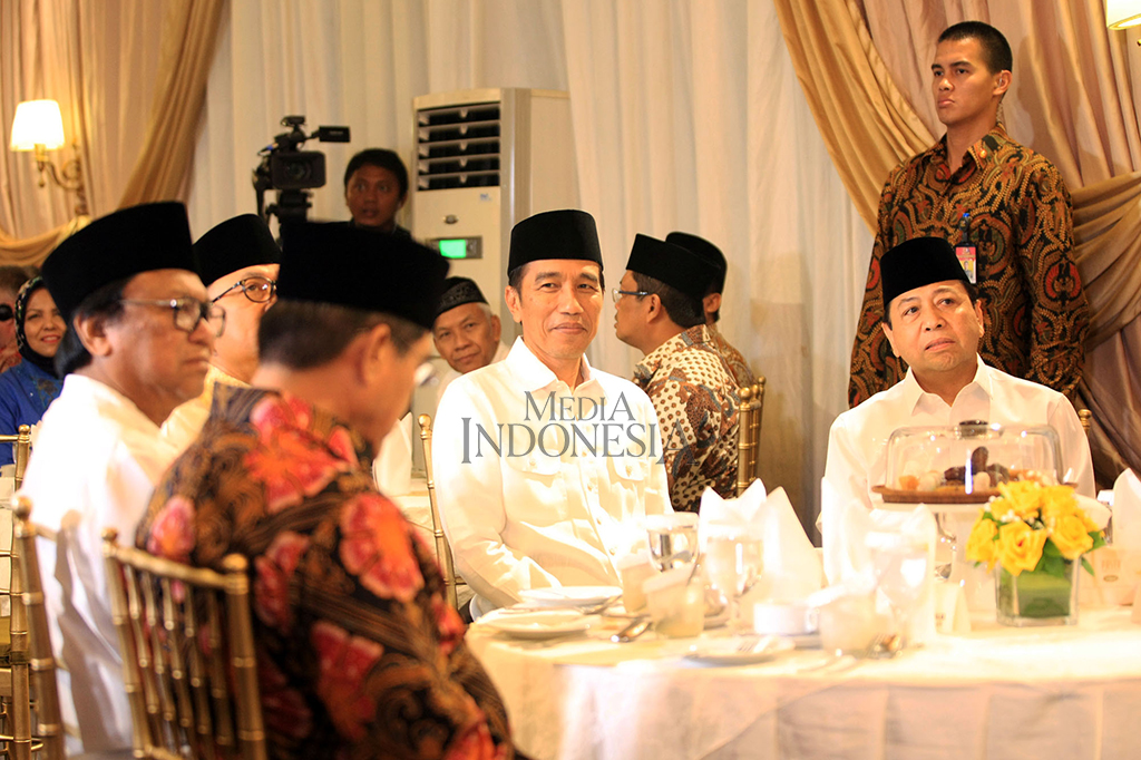 Jokowi Buka Bersama di Rumah Ketua DPR