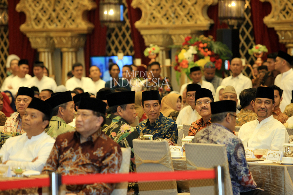 Dalam acara ini hadir Kepala Lembaga Negara yang hadir diantaranya Ketua MPR Zulkifli Hasan, Ketua DPR Setyo Novanto, Ketua Mahkamah Konstitusi Arief Hidayat, Ketua Mahkamah Agung Hatta Ali.