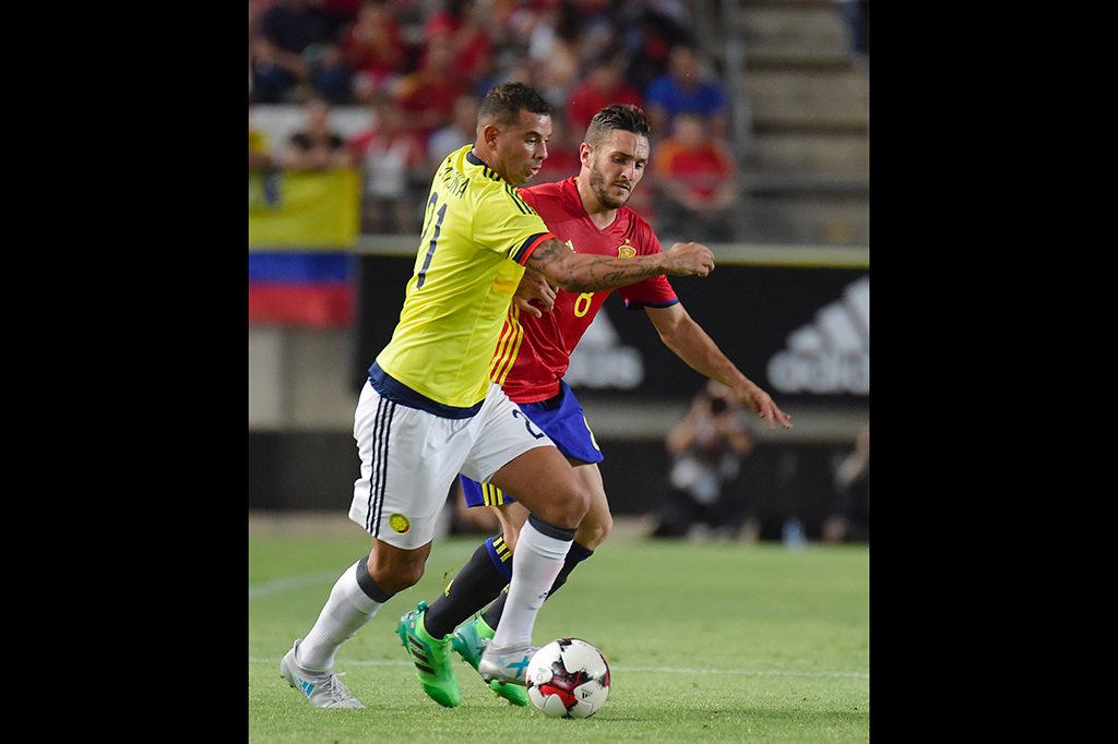 Kolombia berhasil menyamakan kedudukan menjadi 1-1 pada menit 39. Edwin Cardona berhasil membobol gawang Spanyol yang dikawal oleh Pepe Reina.