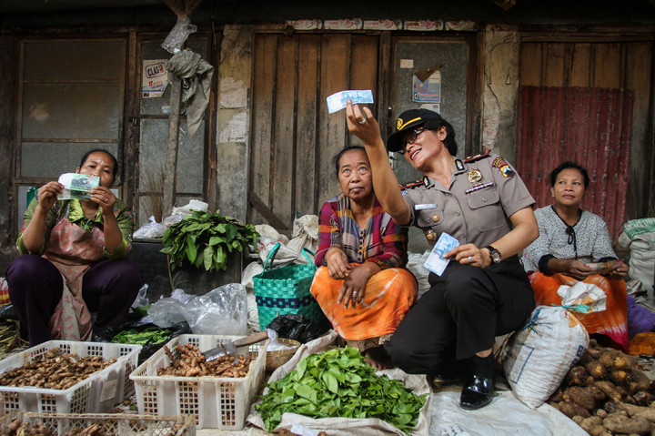 Polisi Karanganyar Sosialisasi Mengenal Uang Palsu
