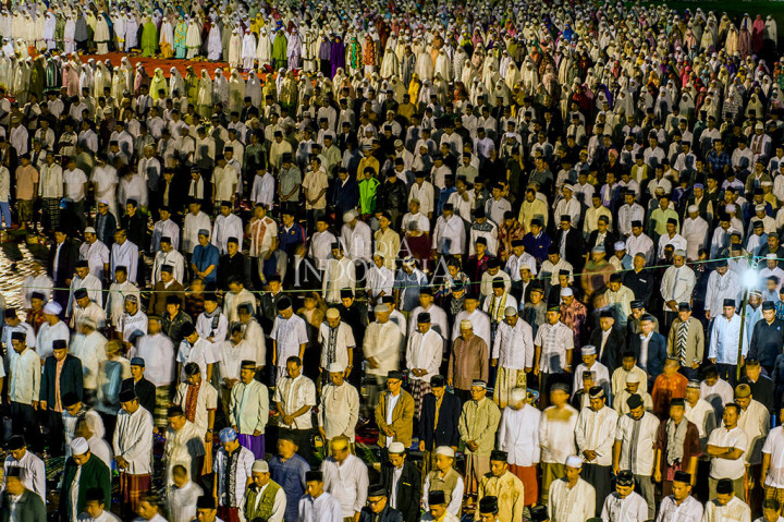 Ribuan PNS Purbalingga Tahajud dan Sahur Bersama