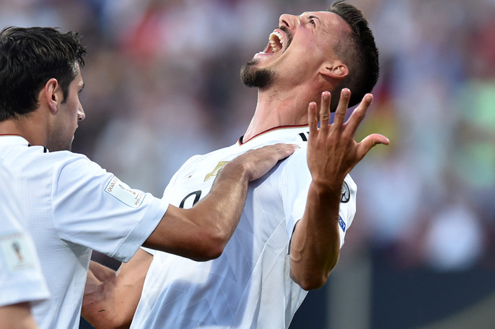 Hattrick Wagner lima menit jelang babak kedua usai menutup pesta gol tuan rumah menjadi 7-0.