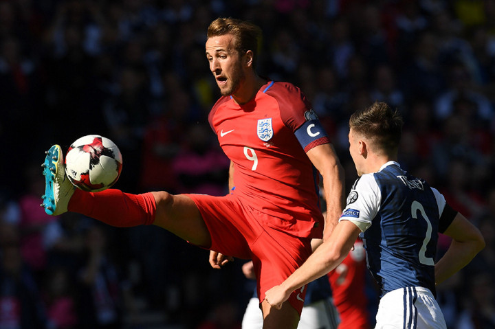 Harry Kane menjadi pahlawan The Three Lion dengan golnya di masa injury time menyambut umpan silang Raheem Sterling. Kedudukan menjadi imbang 2-2.