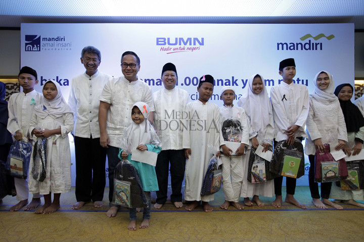 Bank Mandiri Berikan Santunan kepada 21 Ribu Anak Yatim