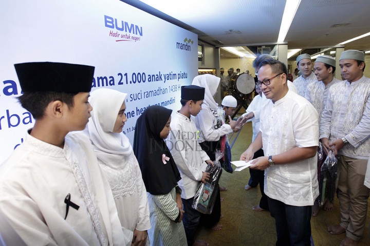 Bank Mandiri Berikan Santunan kepada 21 Ribu Anak Yatim