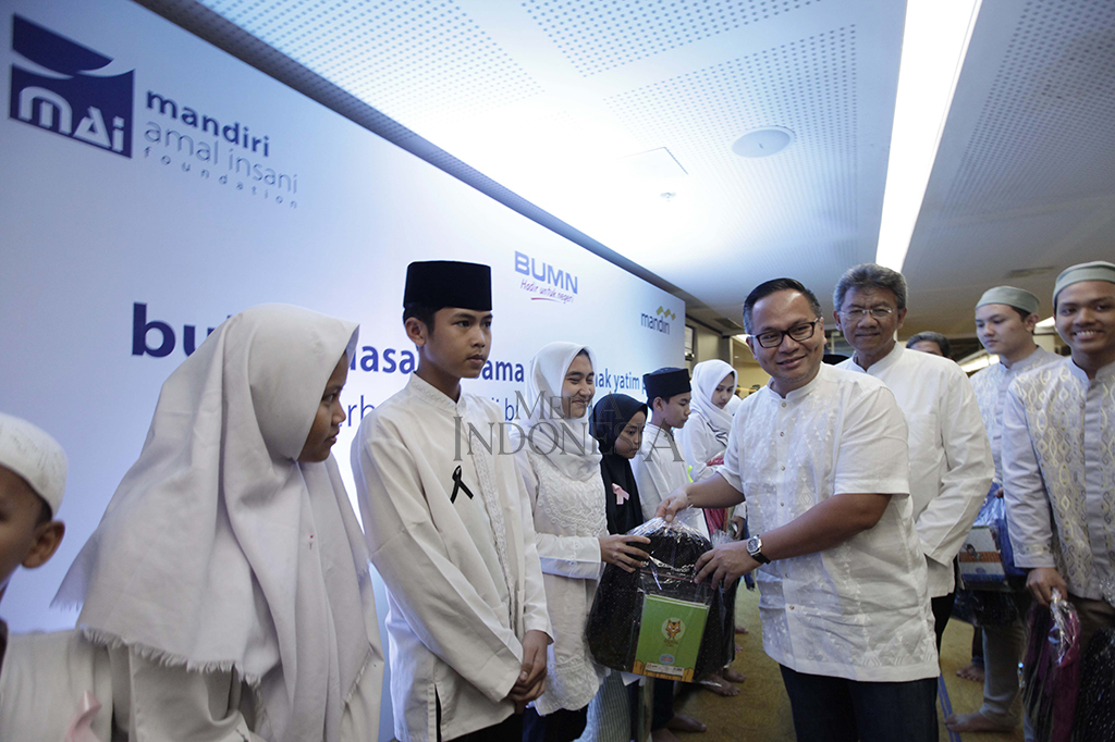 Bank Mandiri Berikan Santunan kepada 21 Ribu Anak Yatim