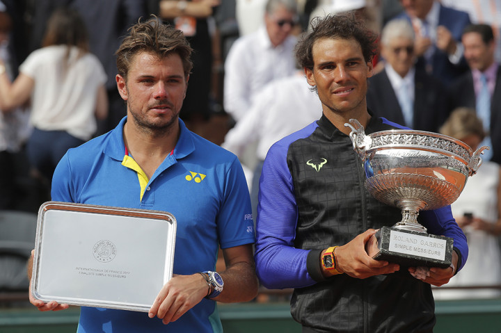 Nadal menang tiga set langsung atas Wawrinka pada pertandingan final di lapangan Philippe Chatrier, Roland Garros, Paris, Minggu (11/6/2017).
