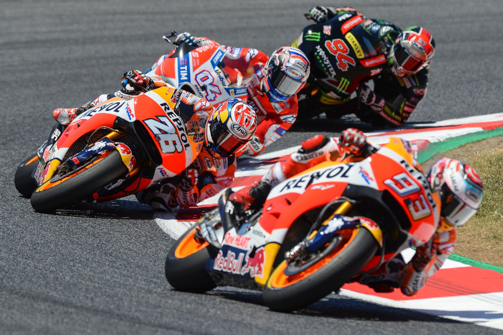 Dovizioso terus menguntit Pedrosa, setelah merebut posisi dua dari Marquez. Dovizioso akhirnya melewati Pedrosa di putaran ke-17. Pedrosa sendiri kemudian juga dilewati rekan setimnya, Marquez.