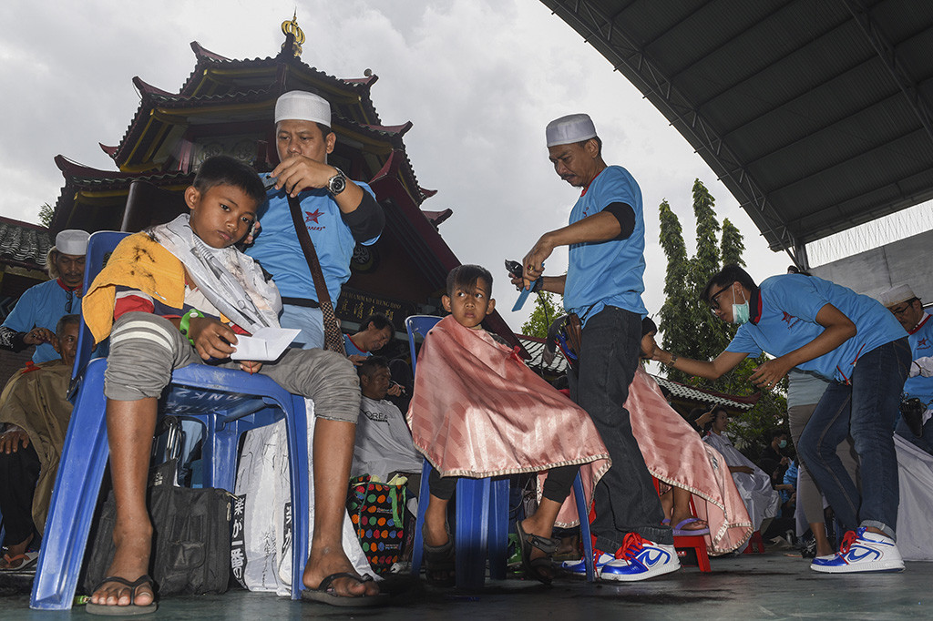 Sebanyak 65 penata rambut profesional dari Komunitas Ngaji Salon (Ngasal) turut berpartisipasi.