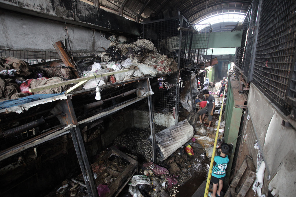 Pasar Induk Kramat Jati merupakan salah satu yang terpenting di Jakarta.