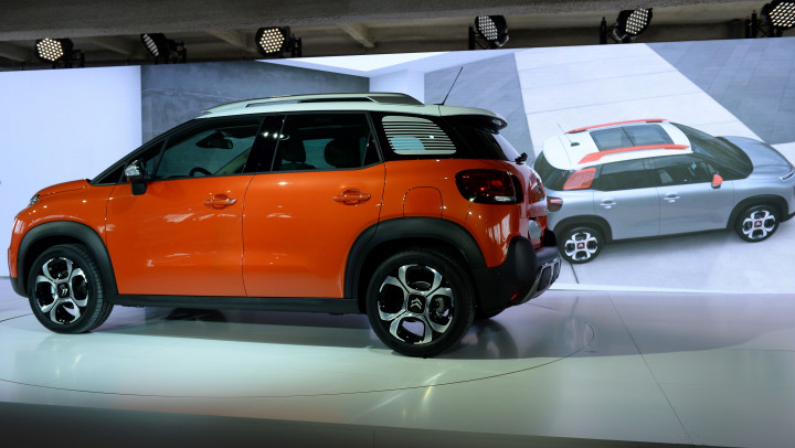 Dimensinya kurang lebih sama dengan Nissan Juke. Mesin yang diusungnya 1300cc yang diklaim sangat bertenaga tapi efisien bahan bakar.