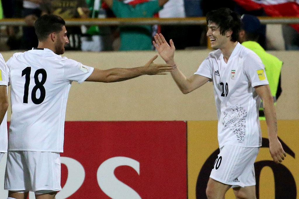 Gol pembuka Iran dicetak oleh Sardar Azmoun pada menit ke-23. 