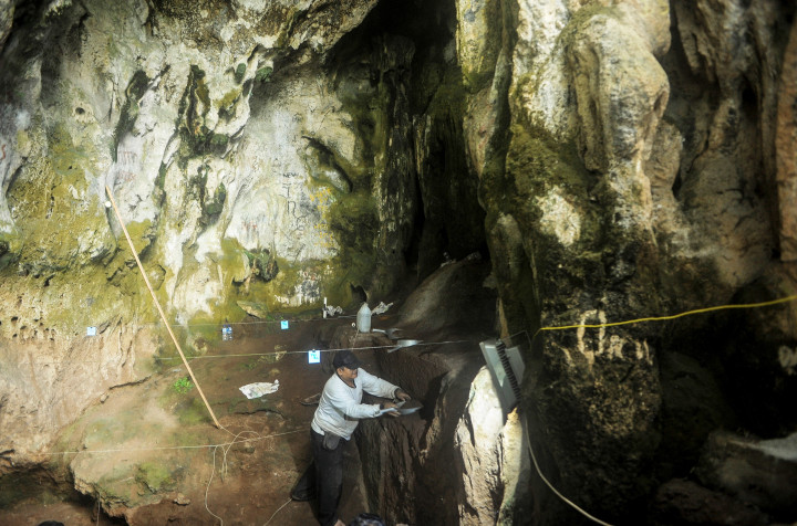 Maret lalu tim Balai Arkeologi Jawa Barat berhasil menemukan kembali dua fosil rangka manusia purba di Situs Purbakala Gua Pawon, Kabupaten Bandung Barat , Jawa Barat ANTARA FOTO/Novrian Arbi